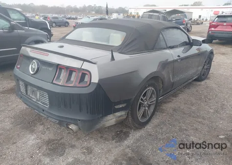 2013 Ford Mustang V6 Premium z USA, uszkodzony, nr VIN 1ZVBP8EM8D5213914